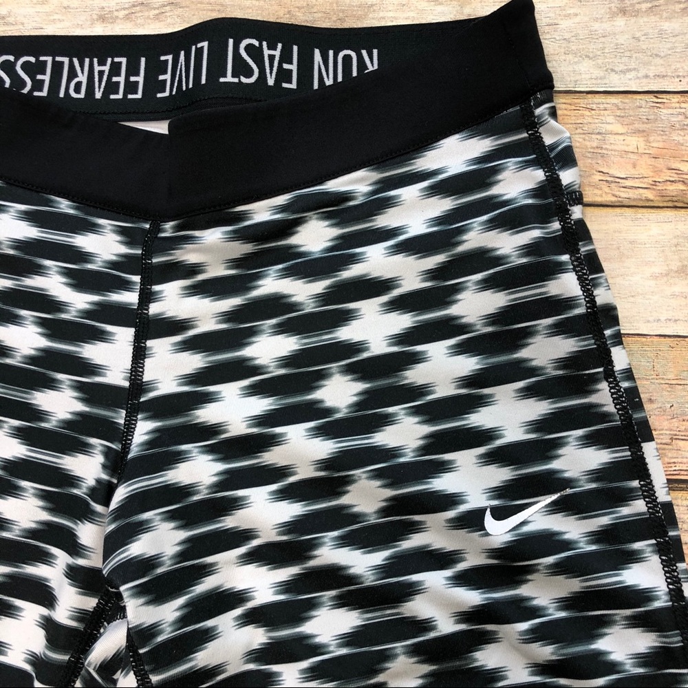 Nike Essential Dri-Fit Leggings - Picture 3 of 7